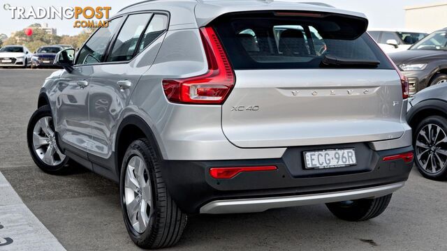 2019 Volvo XC40 T4 Momentum  SUV