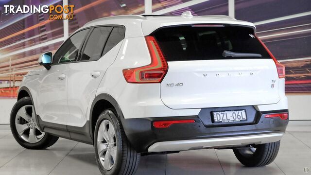 2018 Volvo XC40 T4 Momentum  SUV