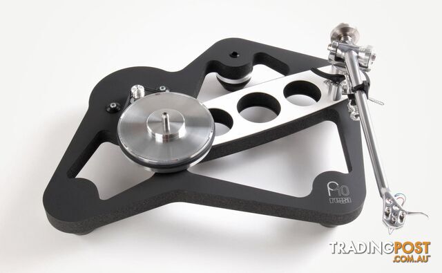 Rega Planar 10 Turntable - photo 3 of 5