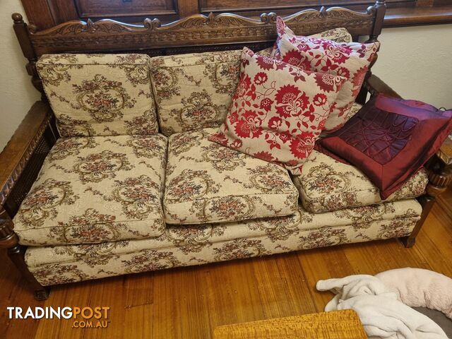 Jacobean 1930s lounge suite 5 seater. Couch and 2 armchairs