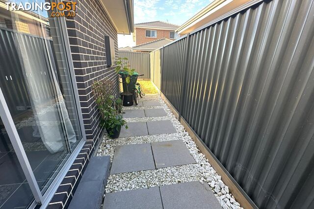 7A Leary Close DENHAM COURT NSW 2565