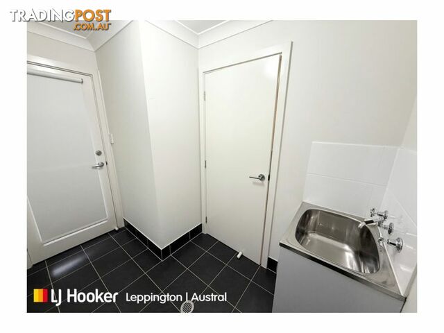 23 Crystal Palace Way LEPPINGTON NSW 2179 - photo 4 of 14