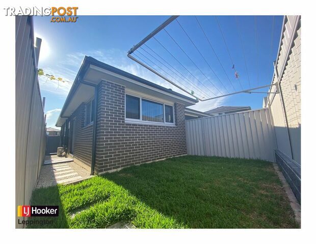 16a Peronne Road EDMONDSON PARK NSW 2174