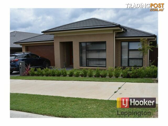 16 Larkham Street ORAN PARK NSW 2570