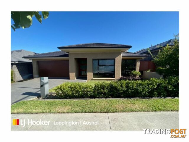 16 Larkham Street ORAN PARK NSW 2570