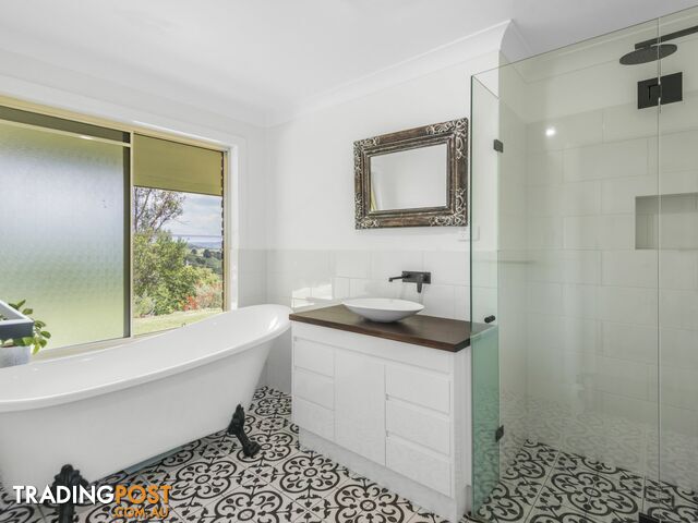 10 Carabeen Place MCLEANS RIDGES NSW 2480