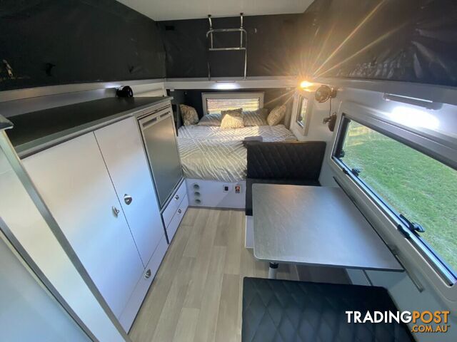 SC15 - 15FT LO-RIDER HYBRID CARAVAN GEN 3 - photo 2 of 17