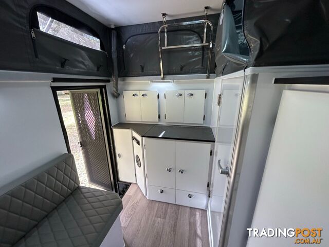 SC13 - 13FT LO - RIDER HYBRID CARAVAN GEN 3 - photo 2 of 12