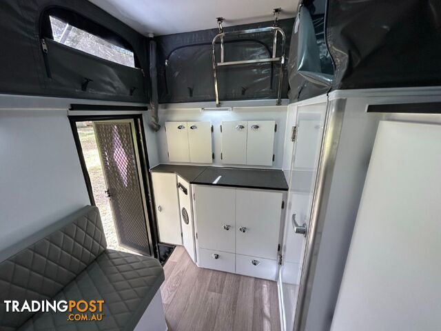 SC13- 13FT CRUISER HYBRID CARAVAN GEN 3 - photo 4 of 16