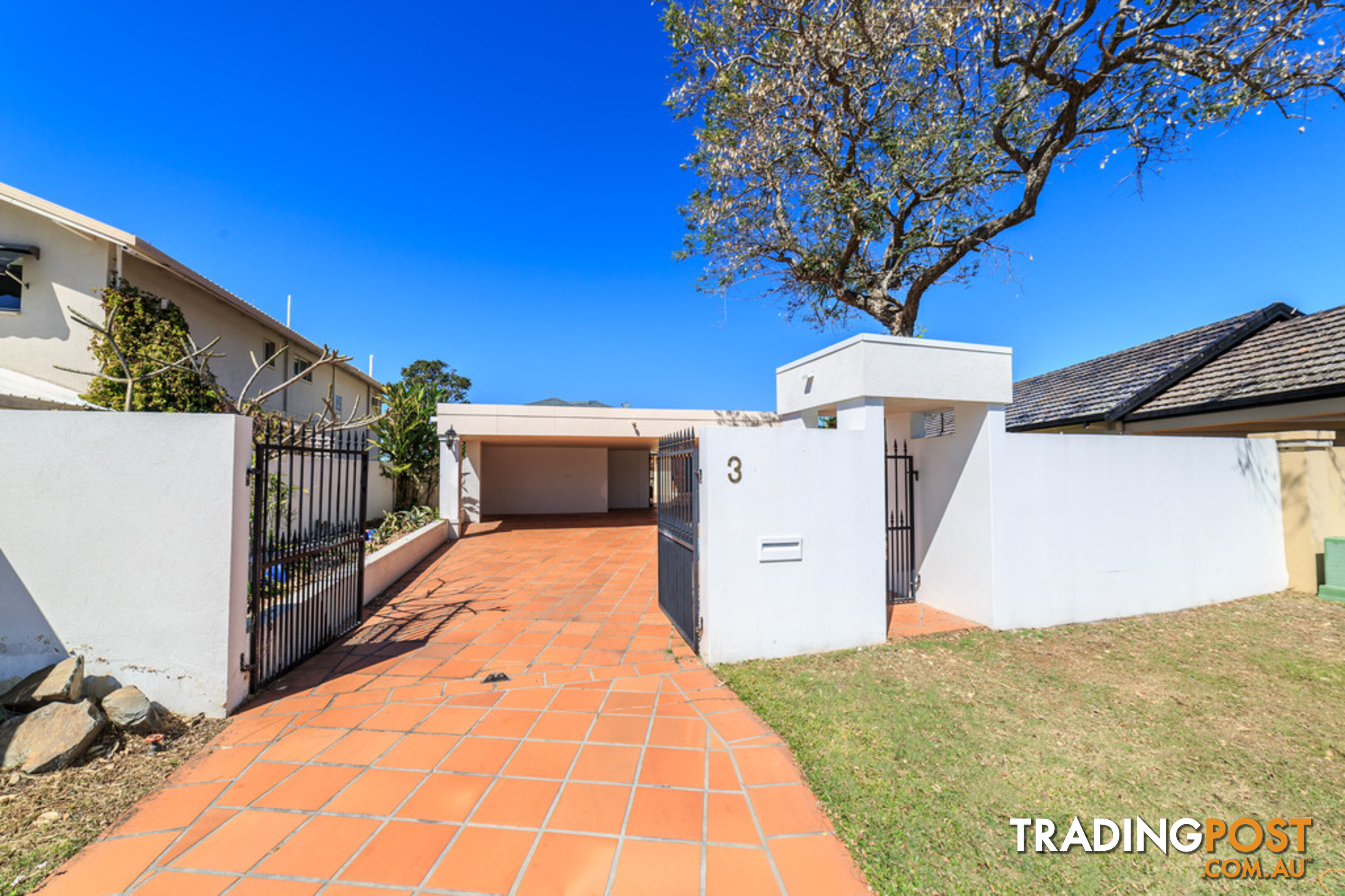 3 Chale Court BUNDALL QLD 4217