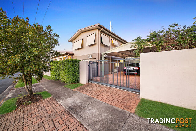 22 Saltash Street LABRADOR QLD 4215