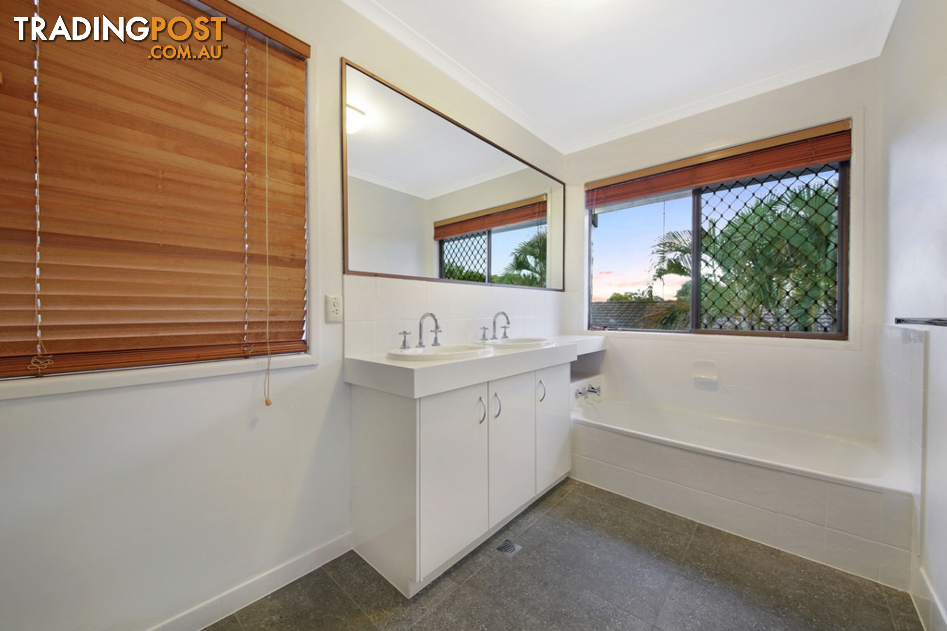 2 Langford Court MERMAID WATERS QLD 4218