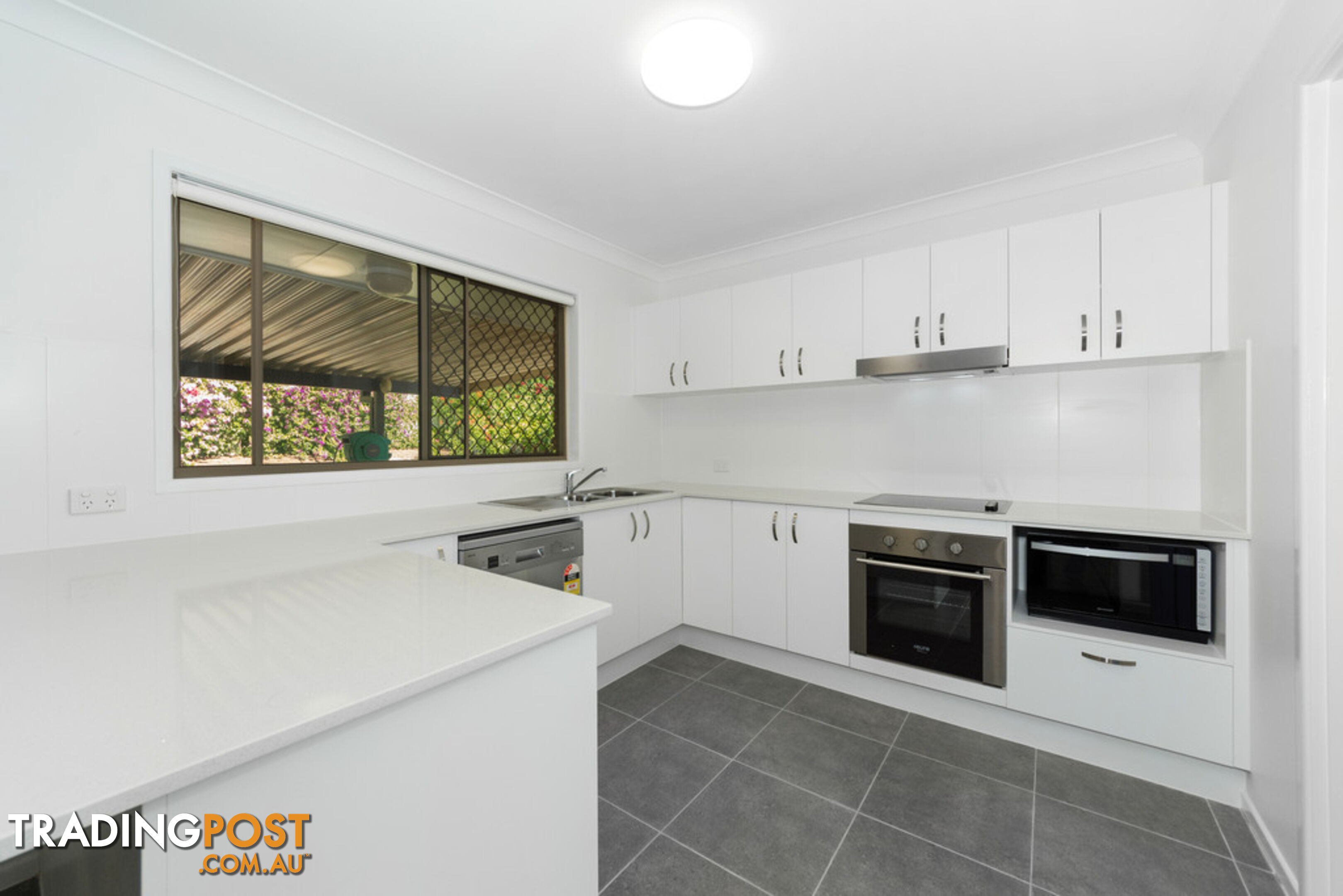 16 Springsure Drive MUDGEERABA QLD 4213