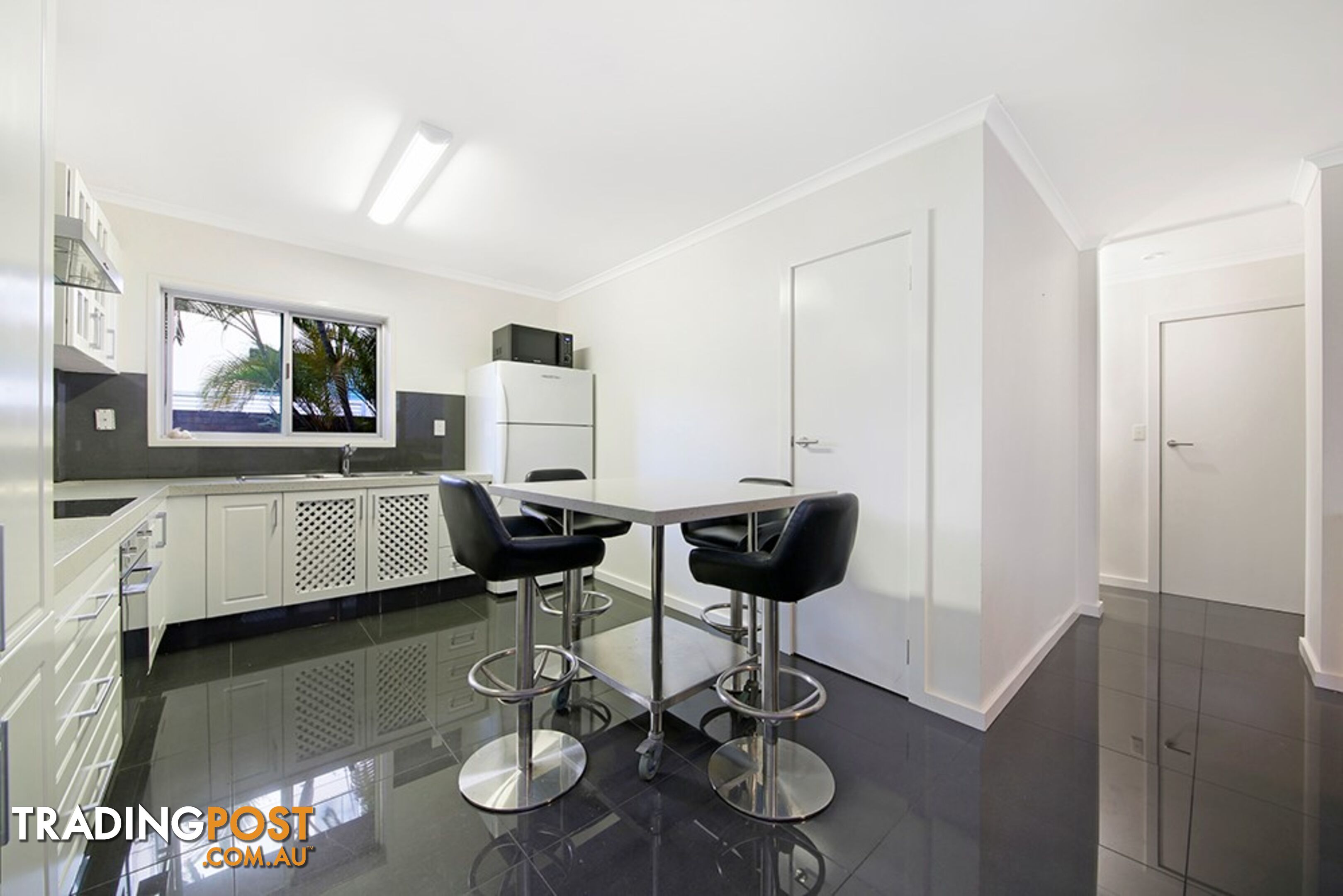 1/125 Old Burleigh Road BROADBEACH QLD 4218