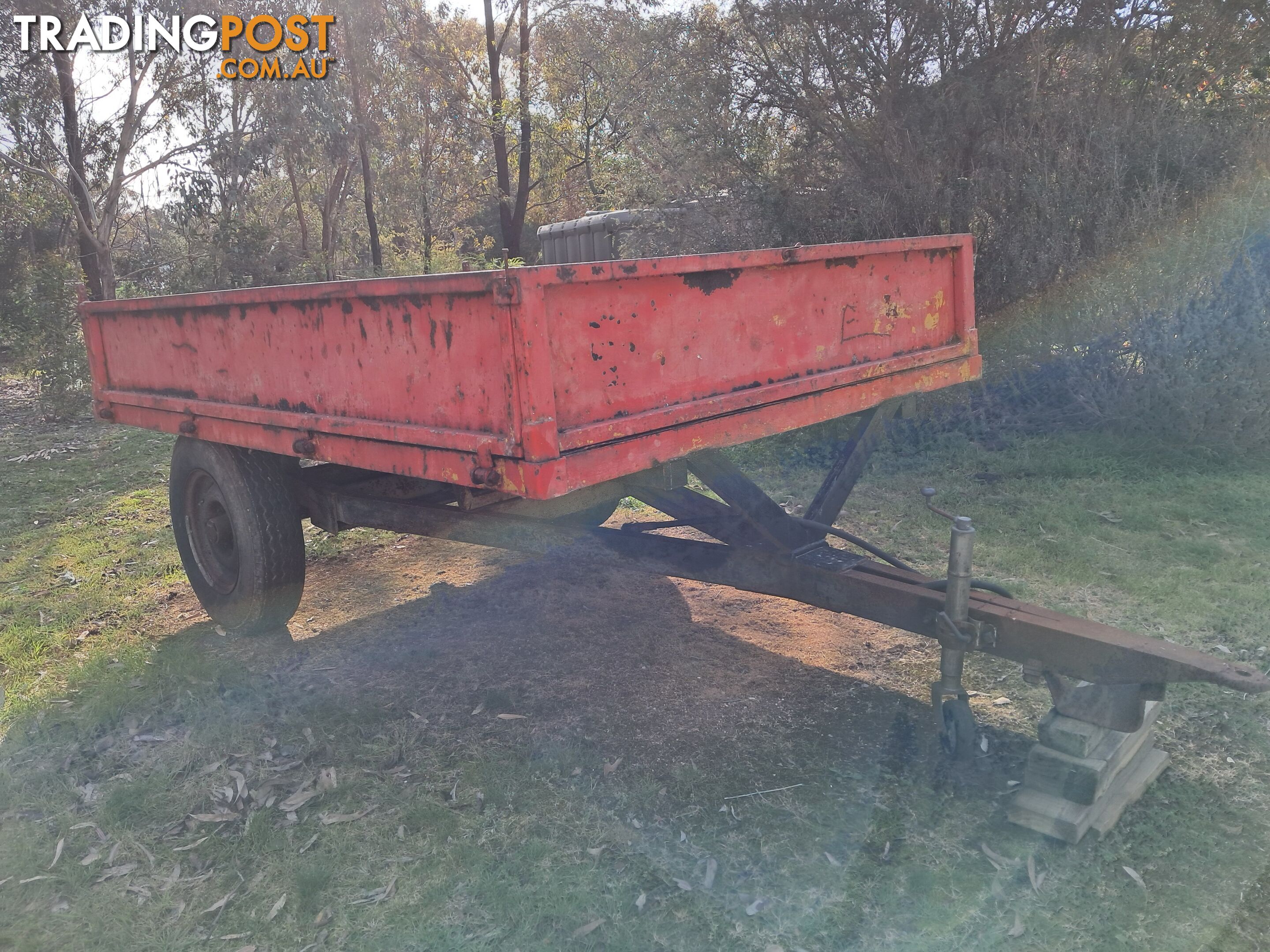 Tipping trailer - hydraulic