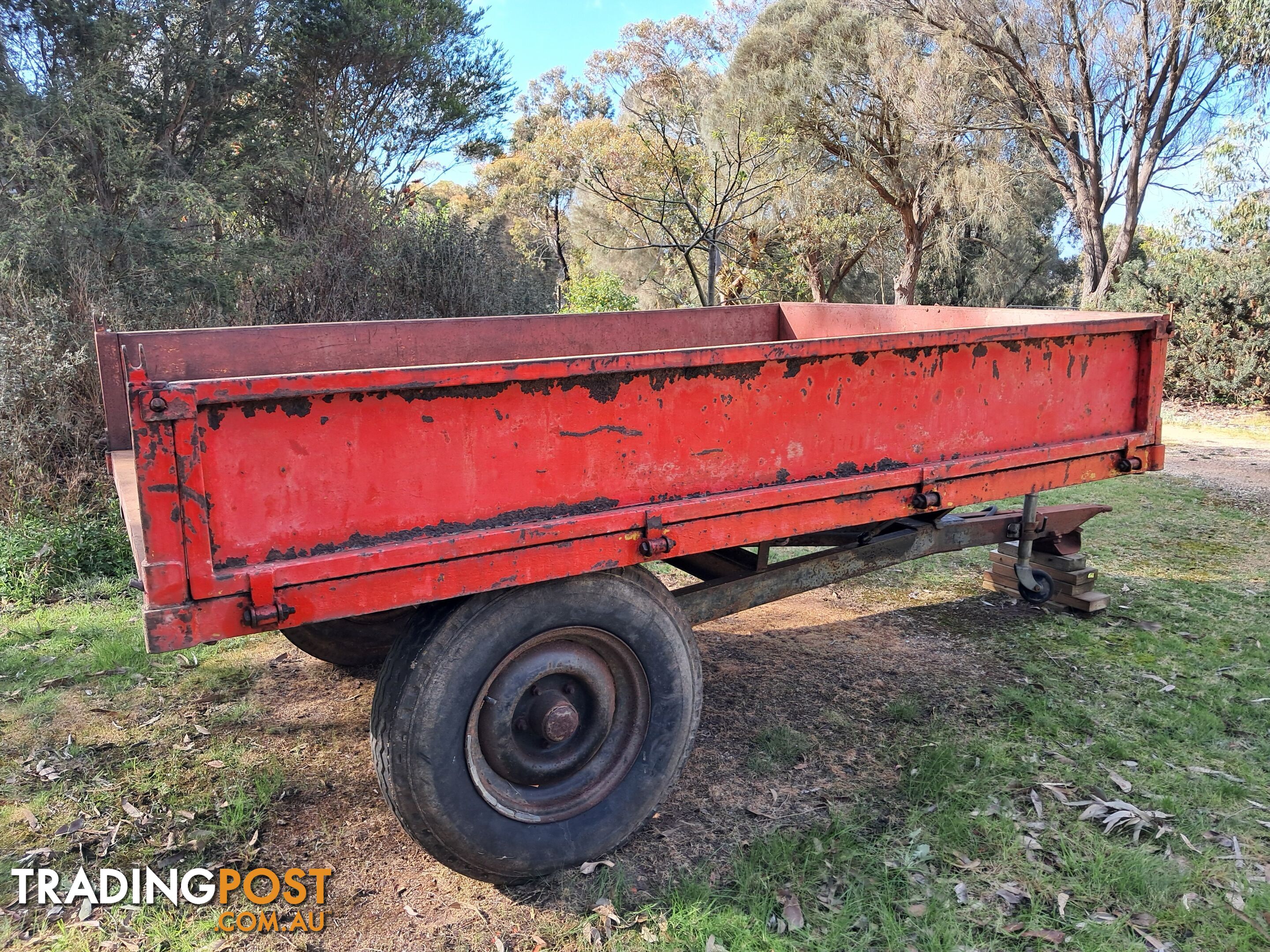 Tipping trailer - hydraulic