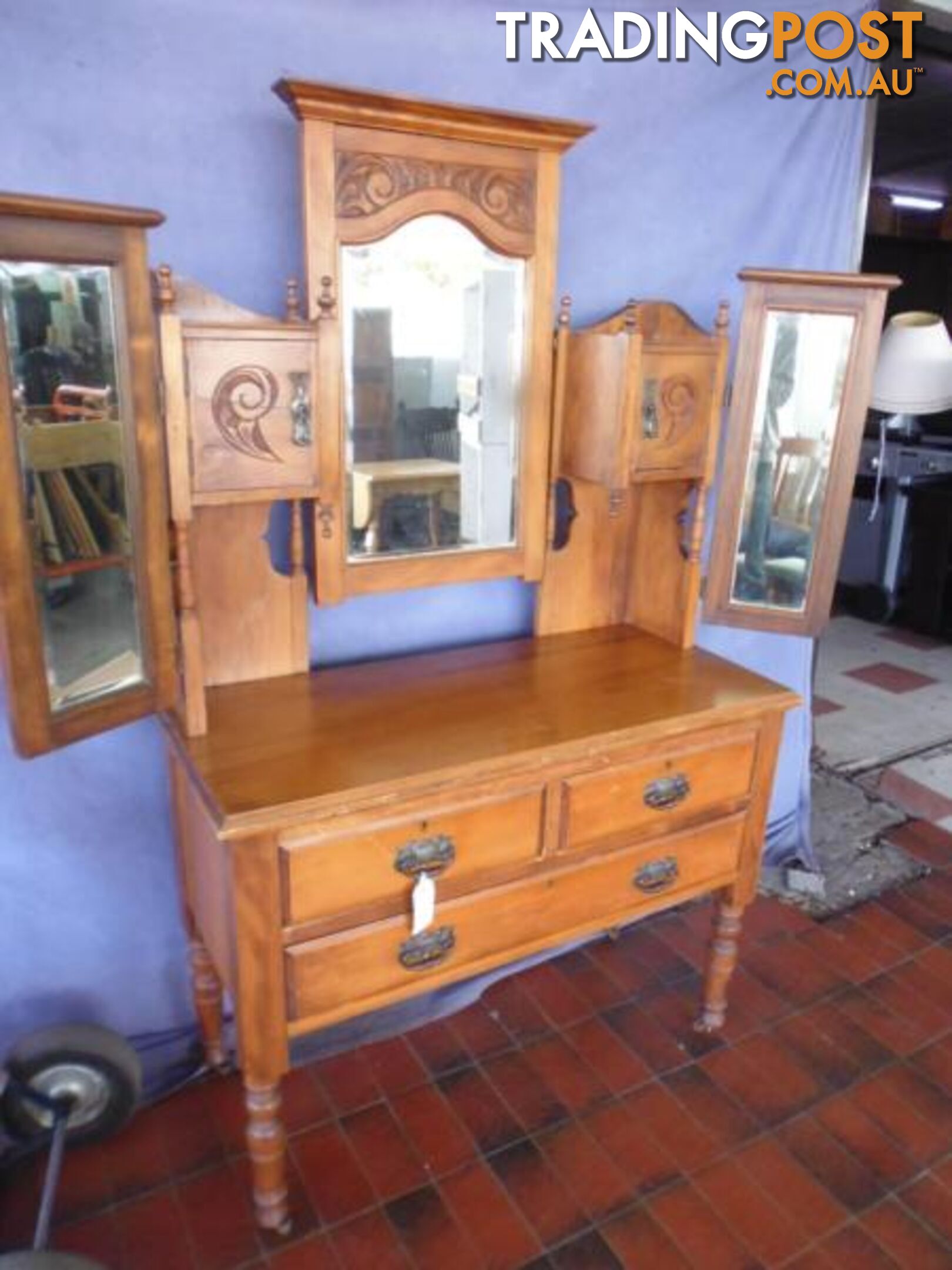 Dressing Table, Kauri, Wing Mirror, 367203