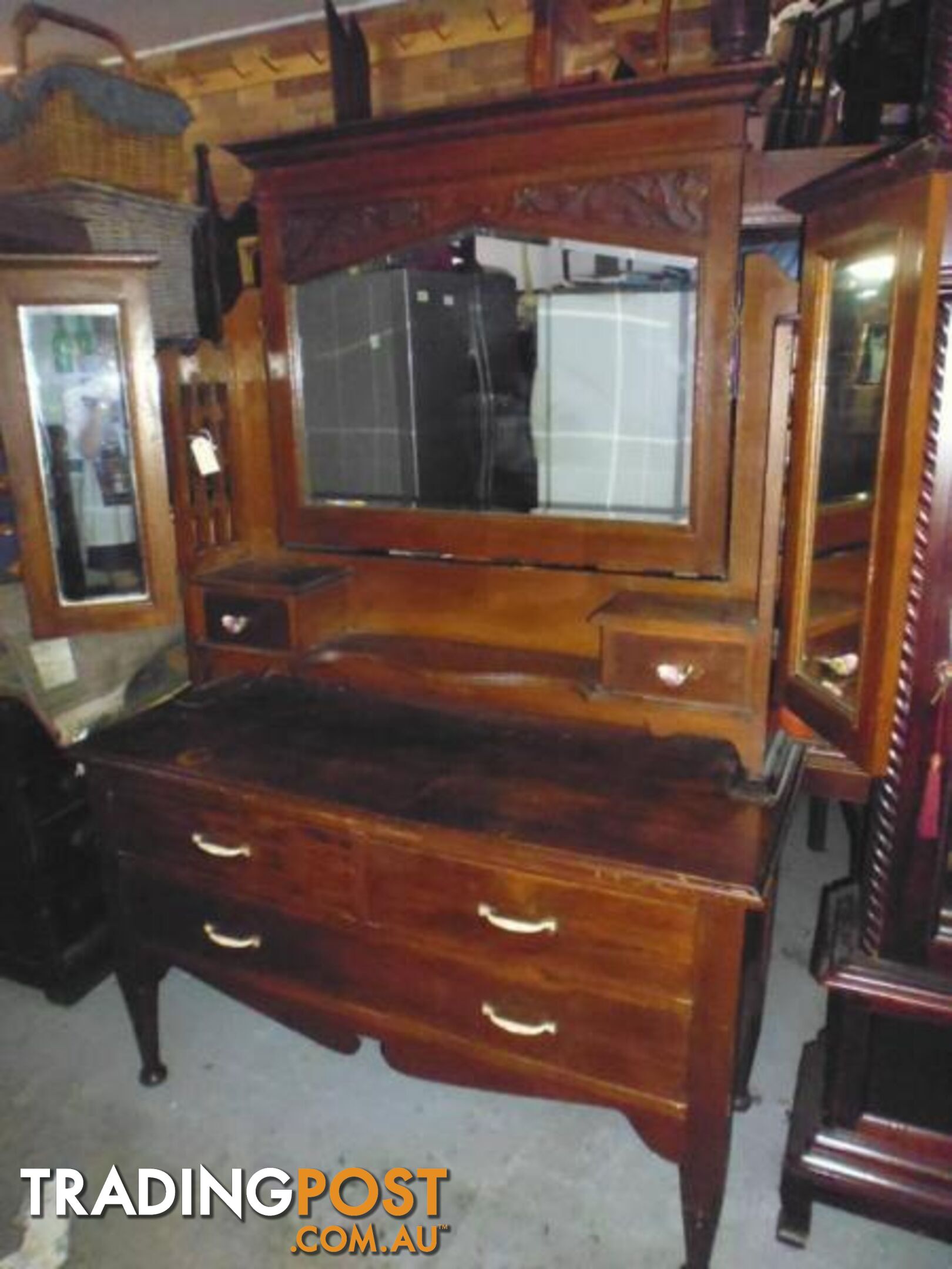 Oak Dressing Table with Wing Mirrors, 369998