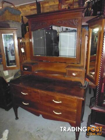 Oak Dressing Table with Wing Mirrors, 369998