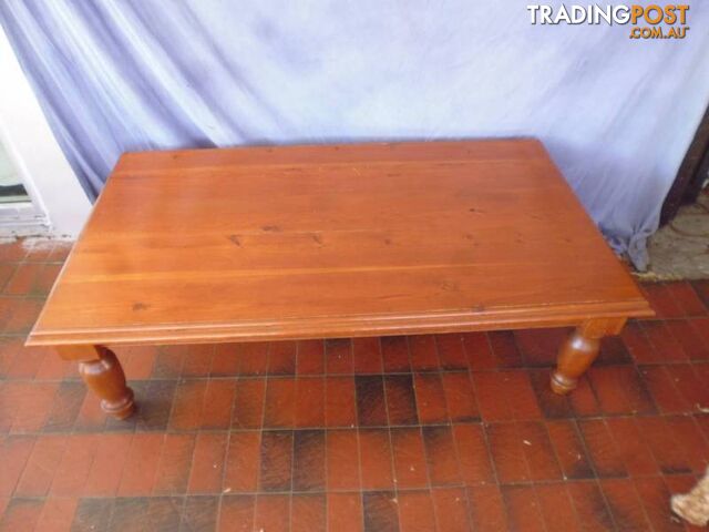 Large coffee Table 369487