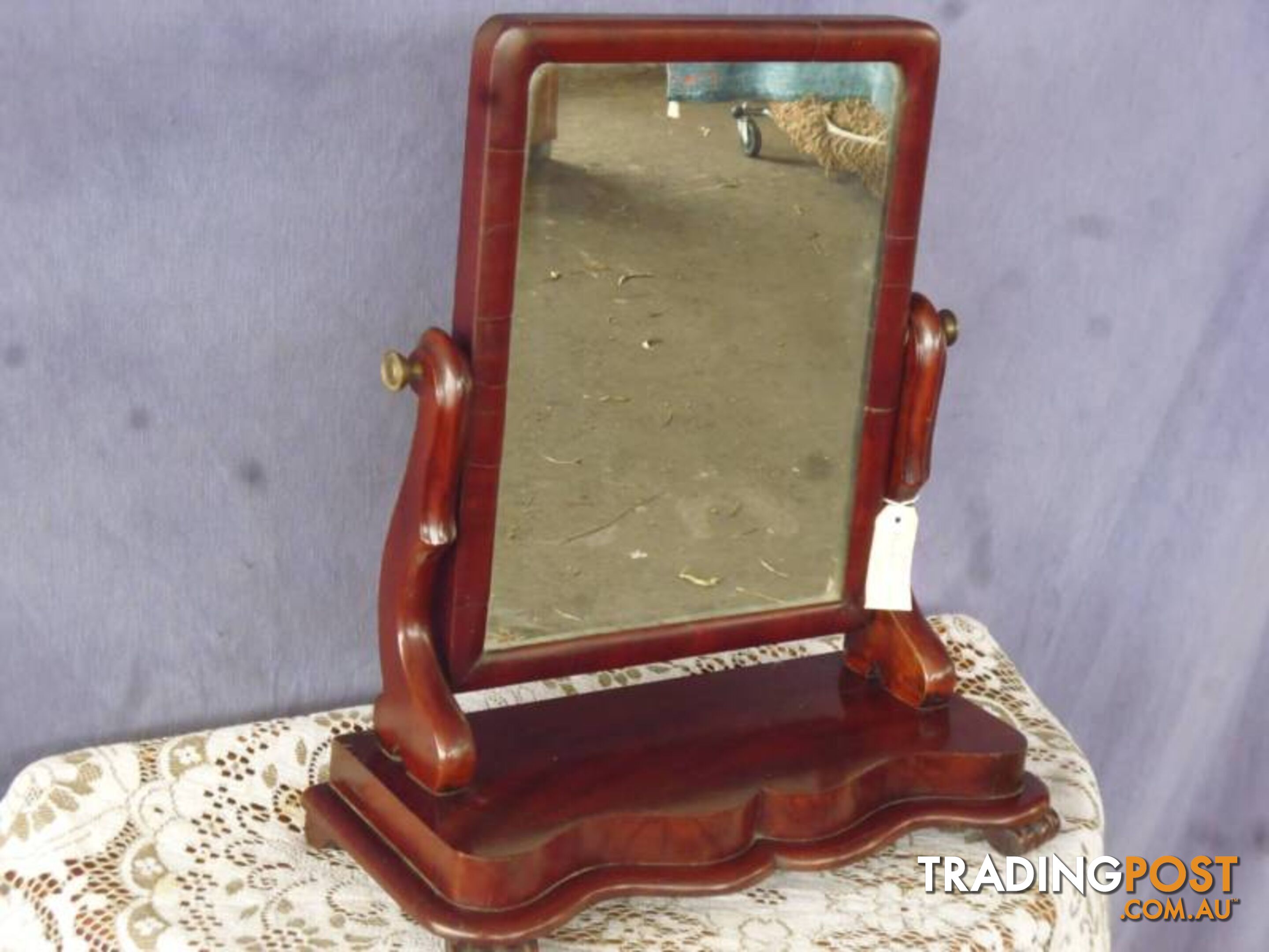 Mirror on stand 366360