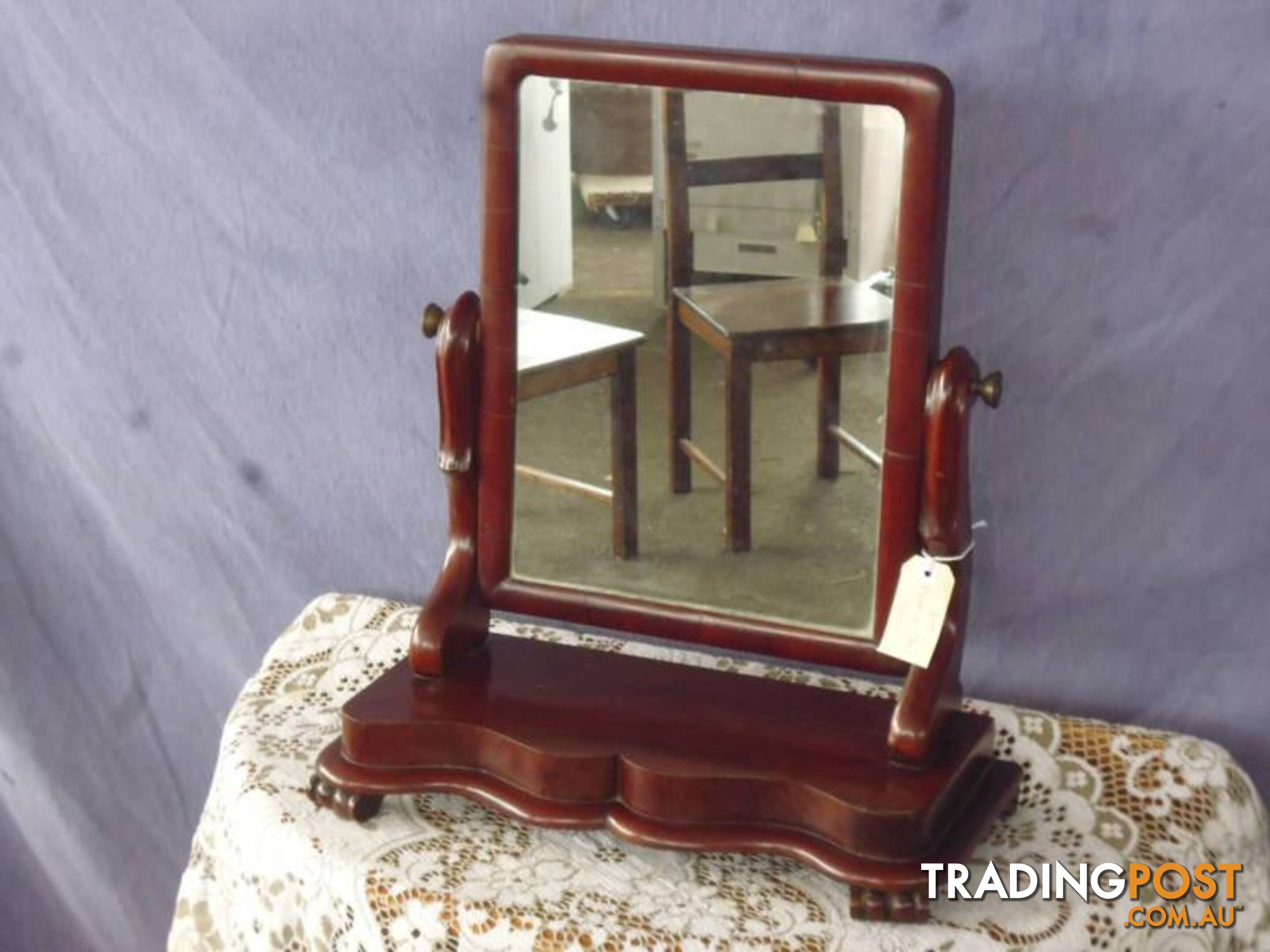 Mirror on stand 366360