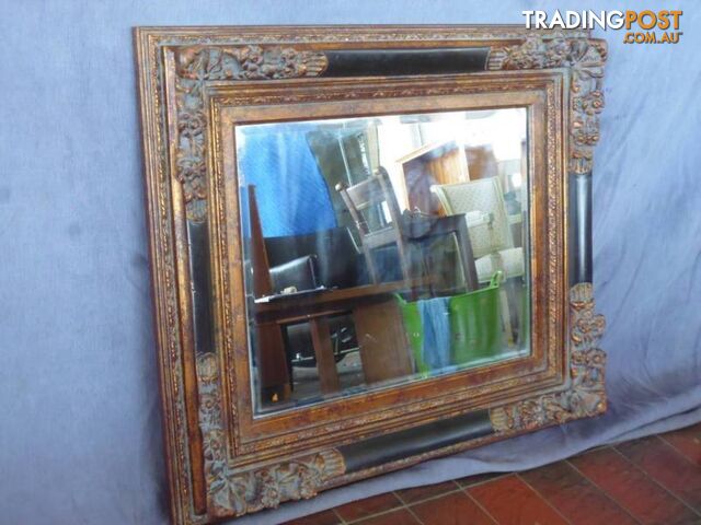 Gilt frame mirror - 368972