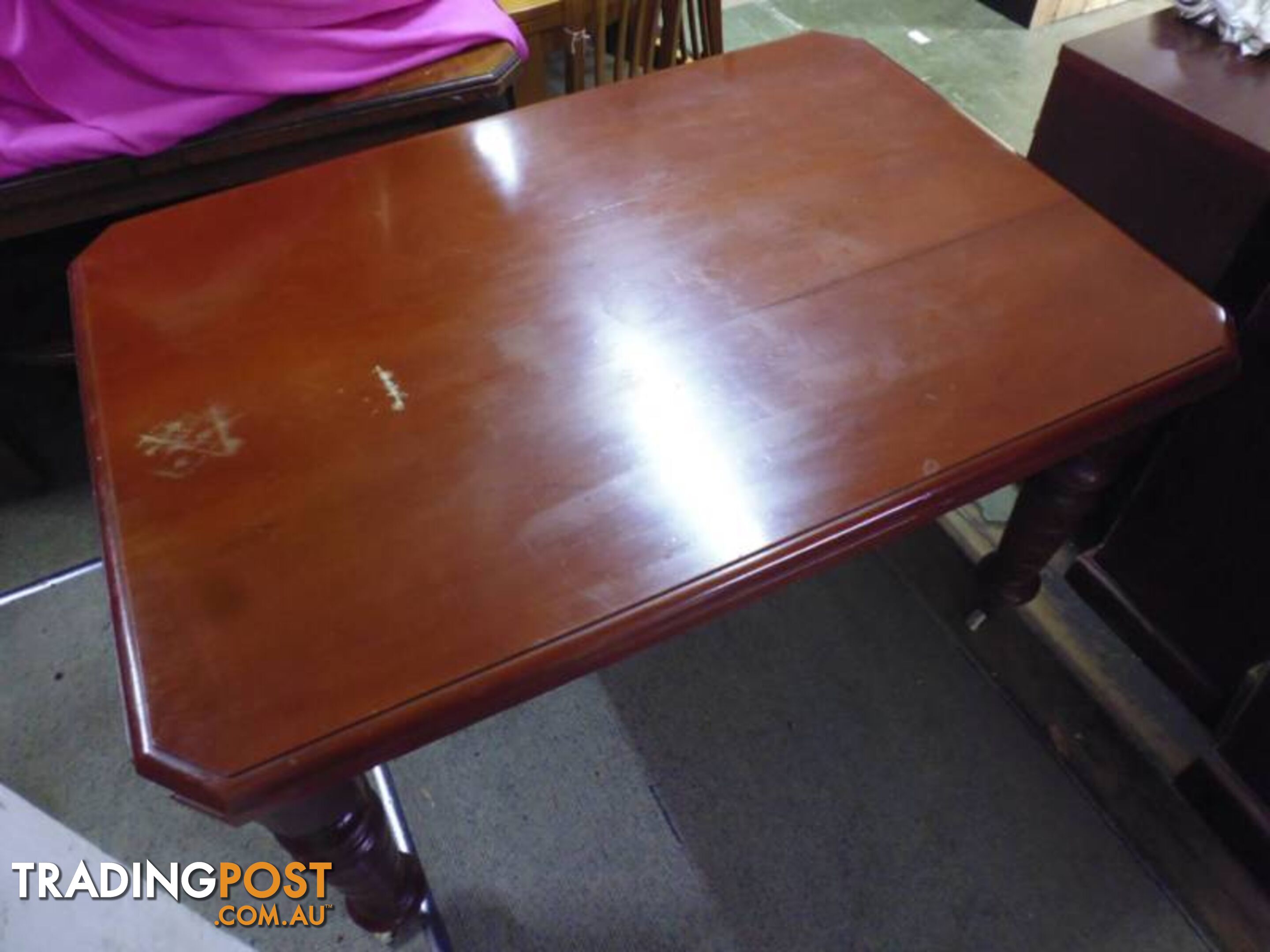 Table, Cedar, Turned leg, 349141