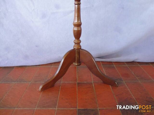 Plant Stand, 370011 - photo 3 of 3