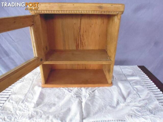 Small Wall-Mountable Cabinet, 370004