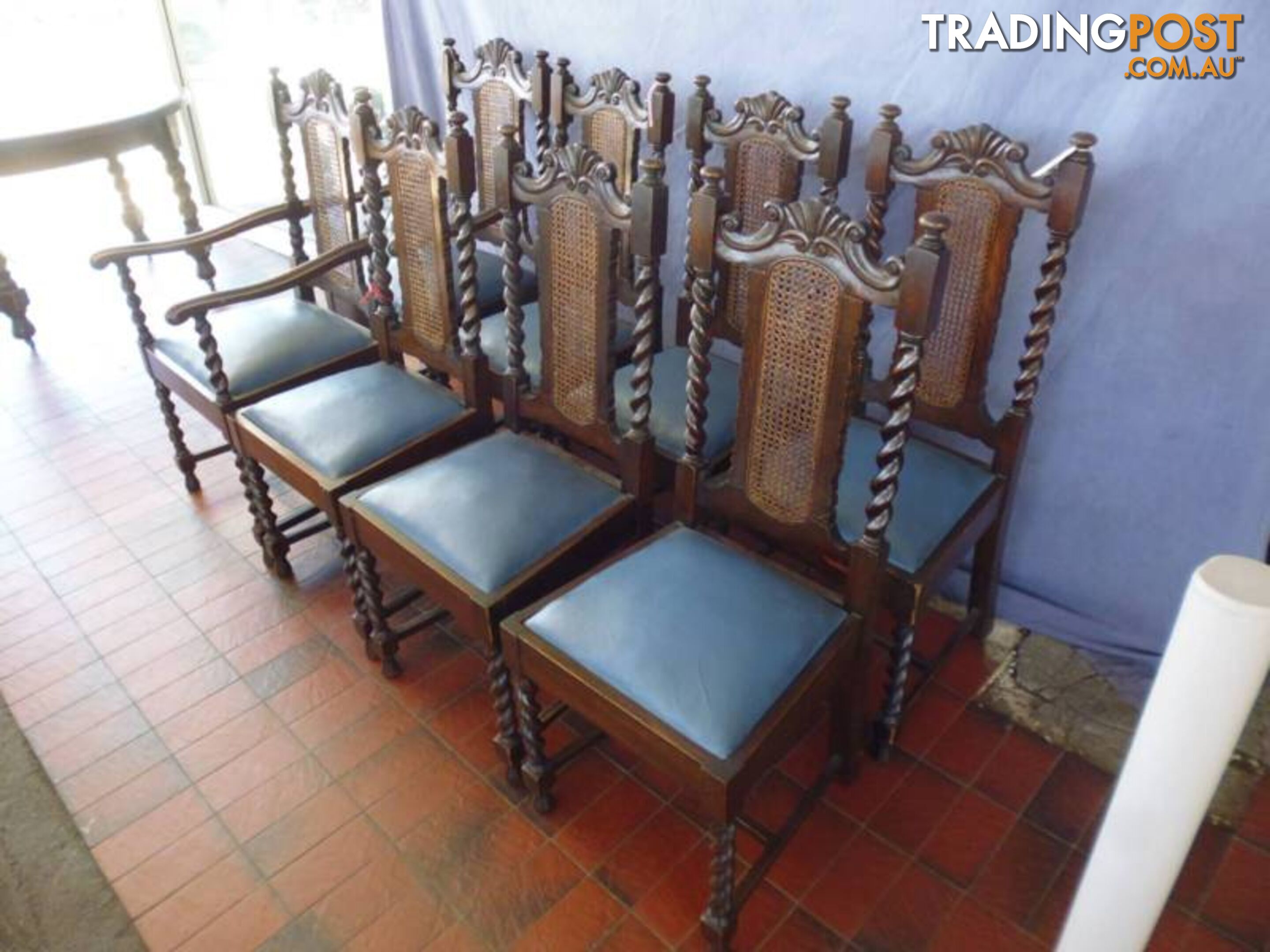 Jaco Table + 8 Chairs incl. 2 carvers, 2 leaves and crank, 368719