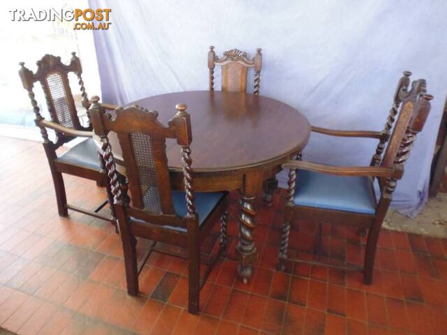 Jaco Table + 8 Chairs incl. 2 carvers, 2 leaves and crank, 368719