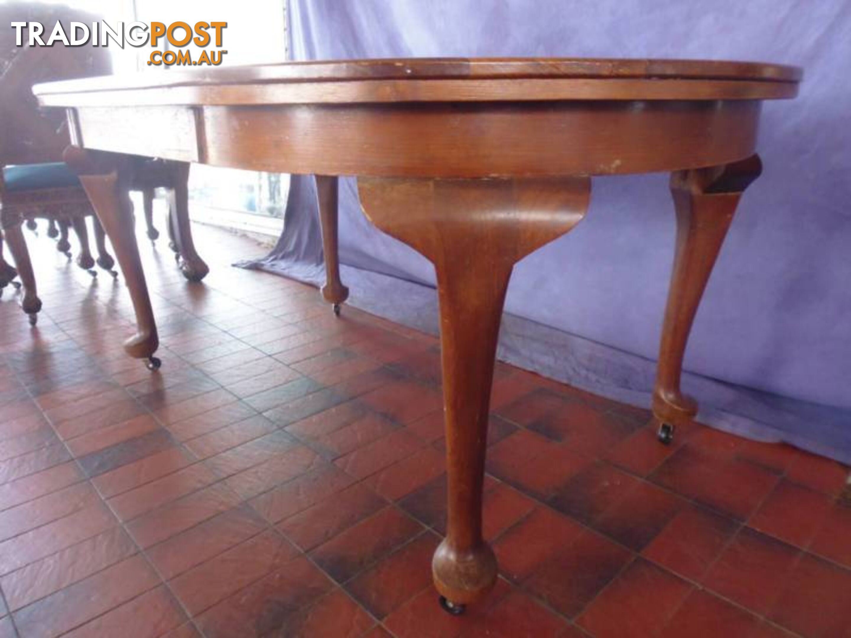 Table, Oval, Cabriole legs, 365740