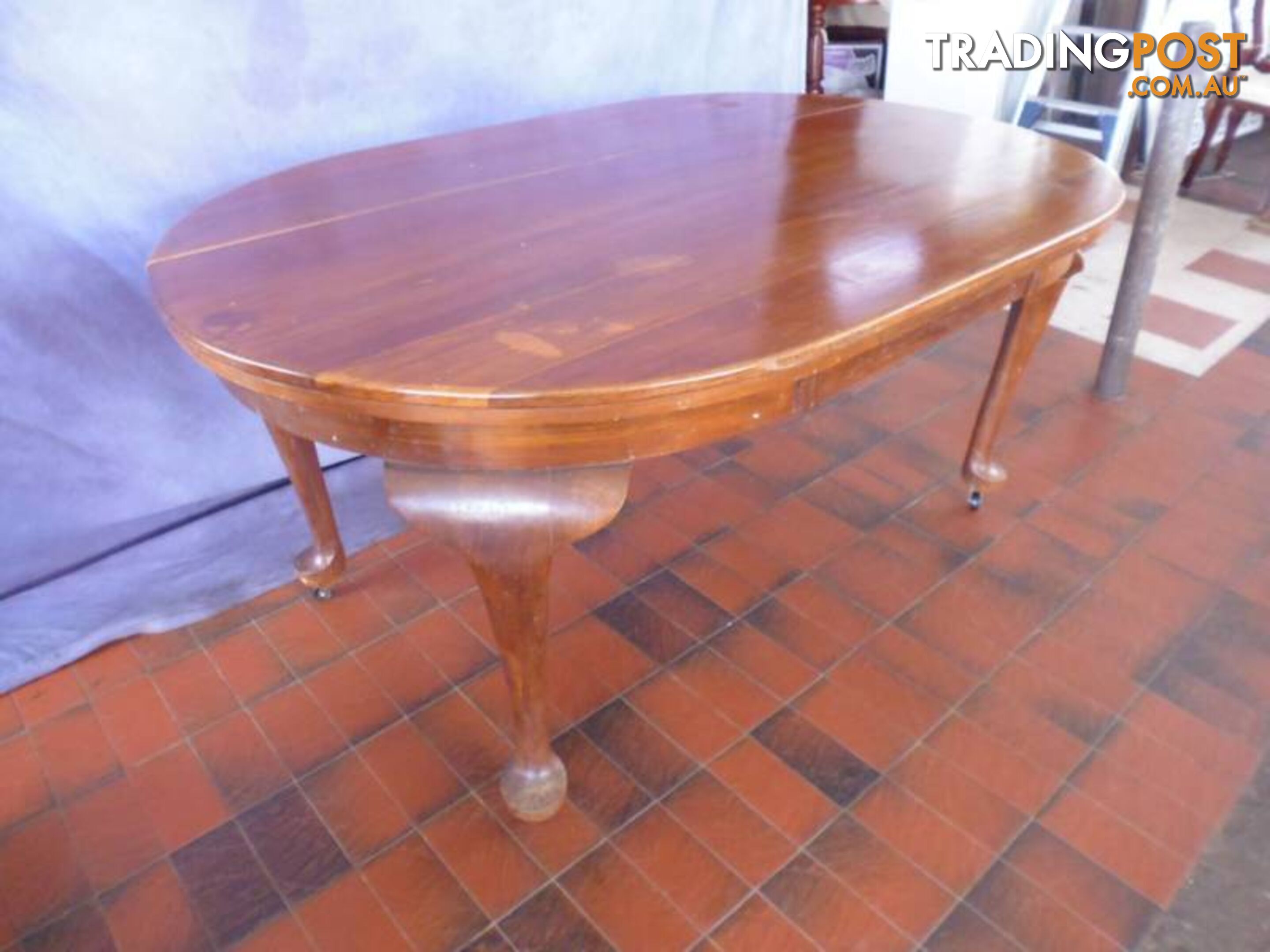 Table, Oval, Cabriole legs, 365740