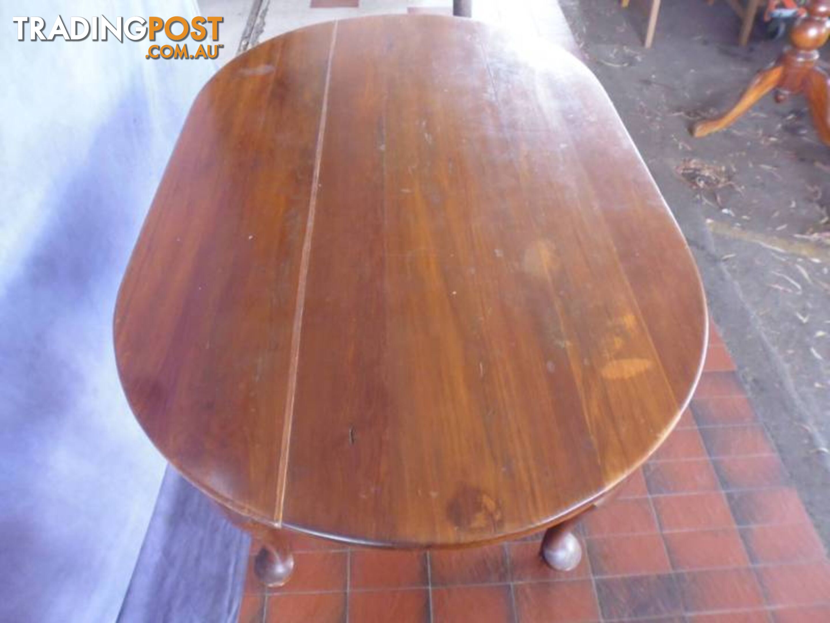 Table, Oval, Cabriole legs, 365740