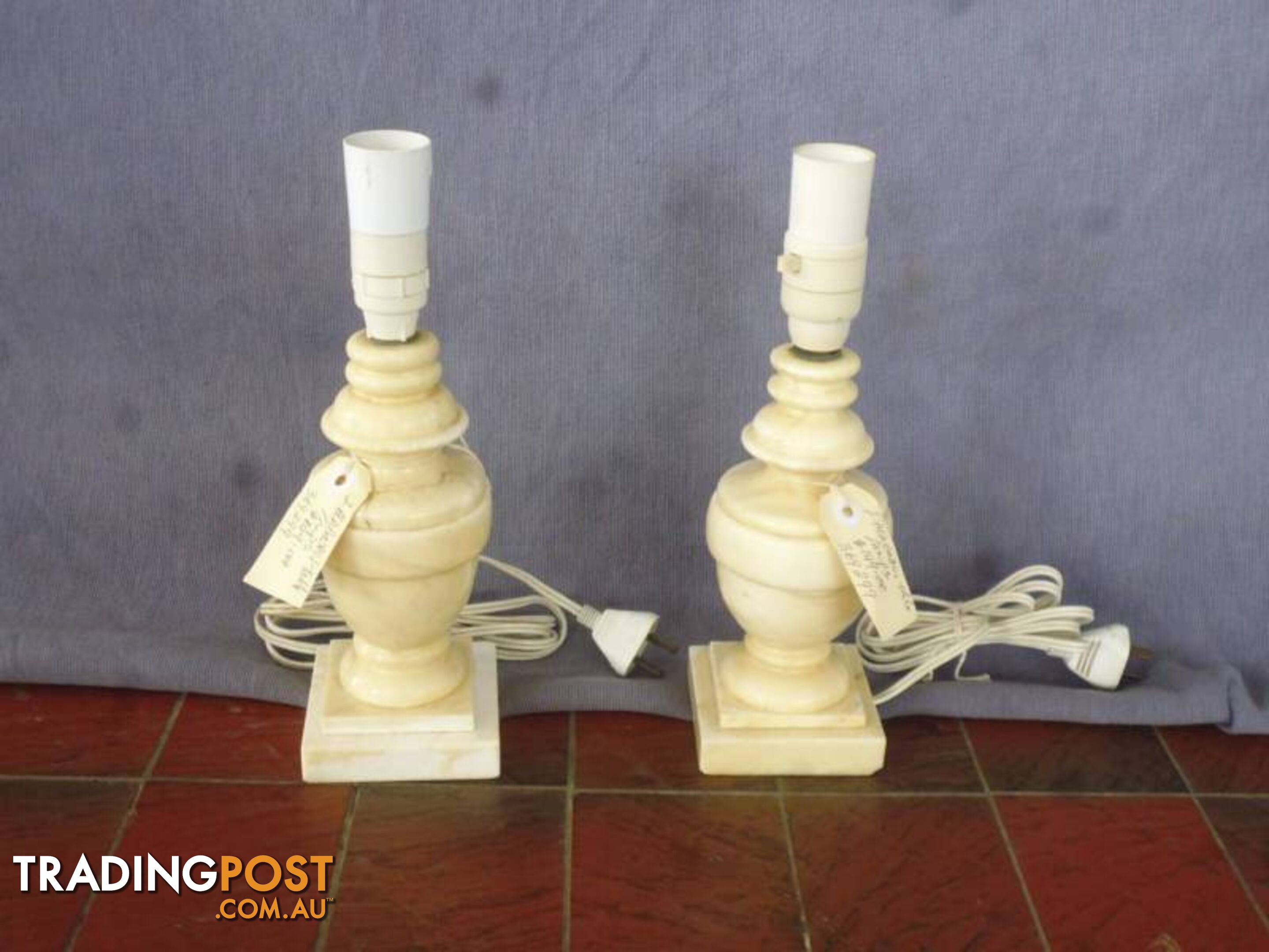 Two alabaster table lamps 369299