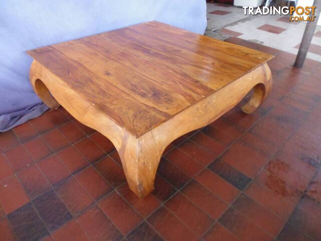 Coffee Table, Curved Legs, 367908