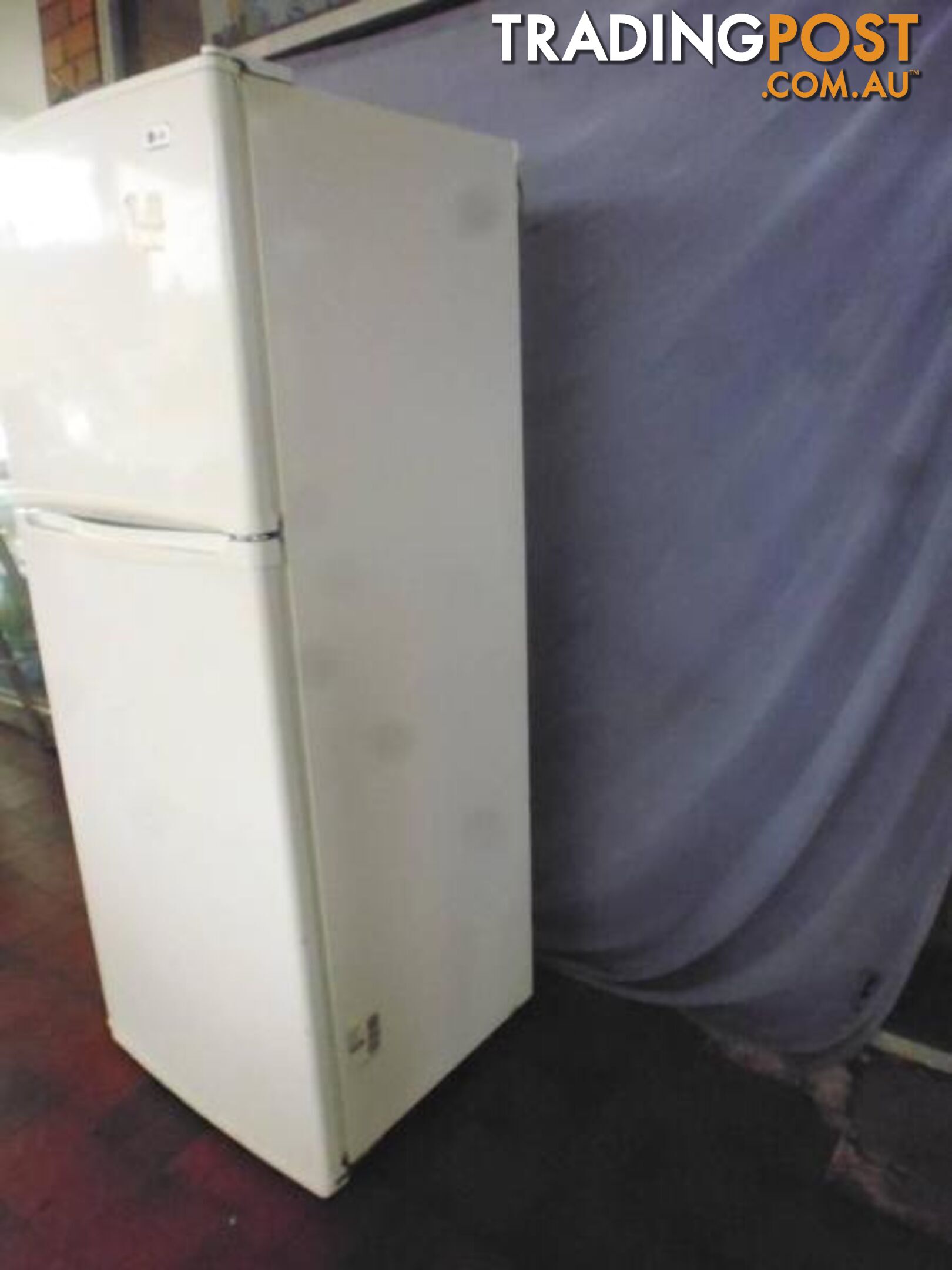 LG 2 Door Fridge & Freezer, 369788