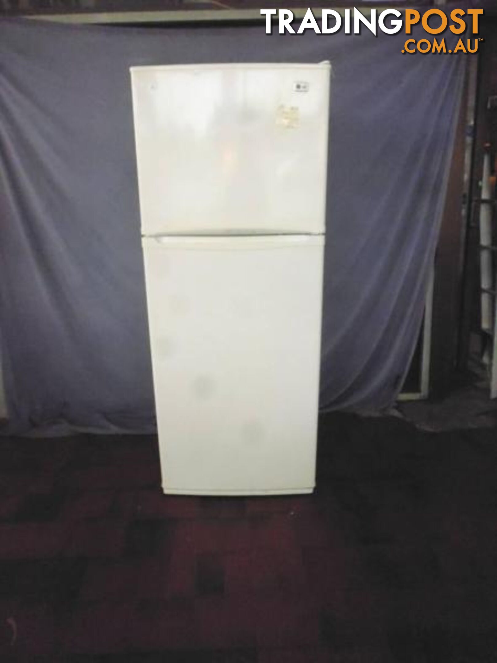 LG 2 Door Fridge & Freezer, 369788