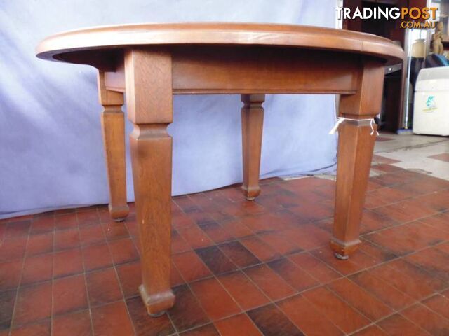 Table, Round, 4 Legs, 367713