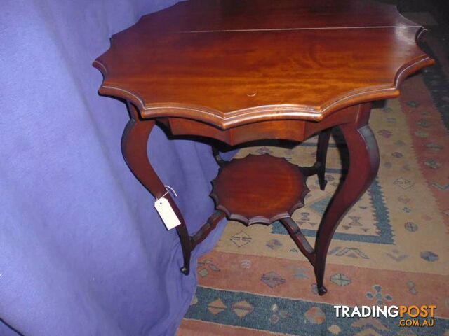 Lamp Table, Scalloped Edge, 363804