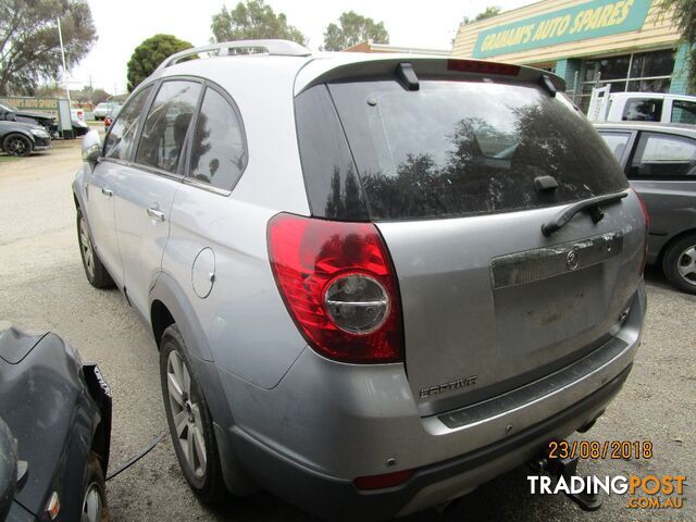 Holden Captiva 7 wagon 4/2008 color Silver (WRECKING) - photo 3 of 6
