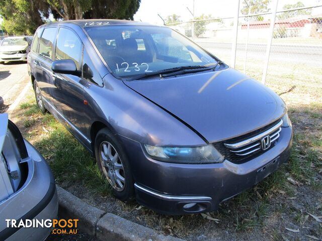 Honda Odyssey 9/2004 (Wrecking) - photo 3 of 6