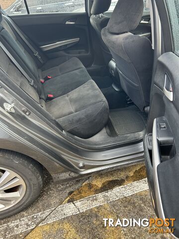 2010 Honda Accord 8TH GENERATION Sedan Automatic - photo 5 of 12