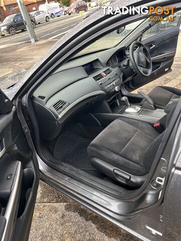 2010 Honda Accord 8TH GENERATION Sedan Automatic - photo 4 of 12