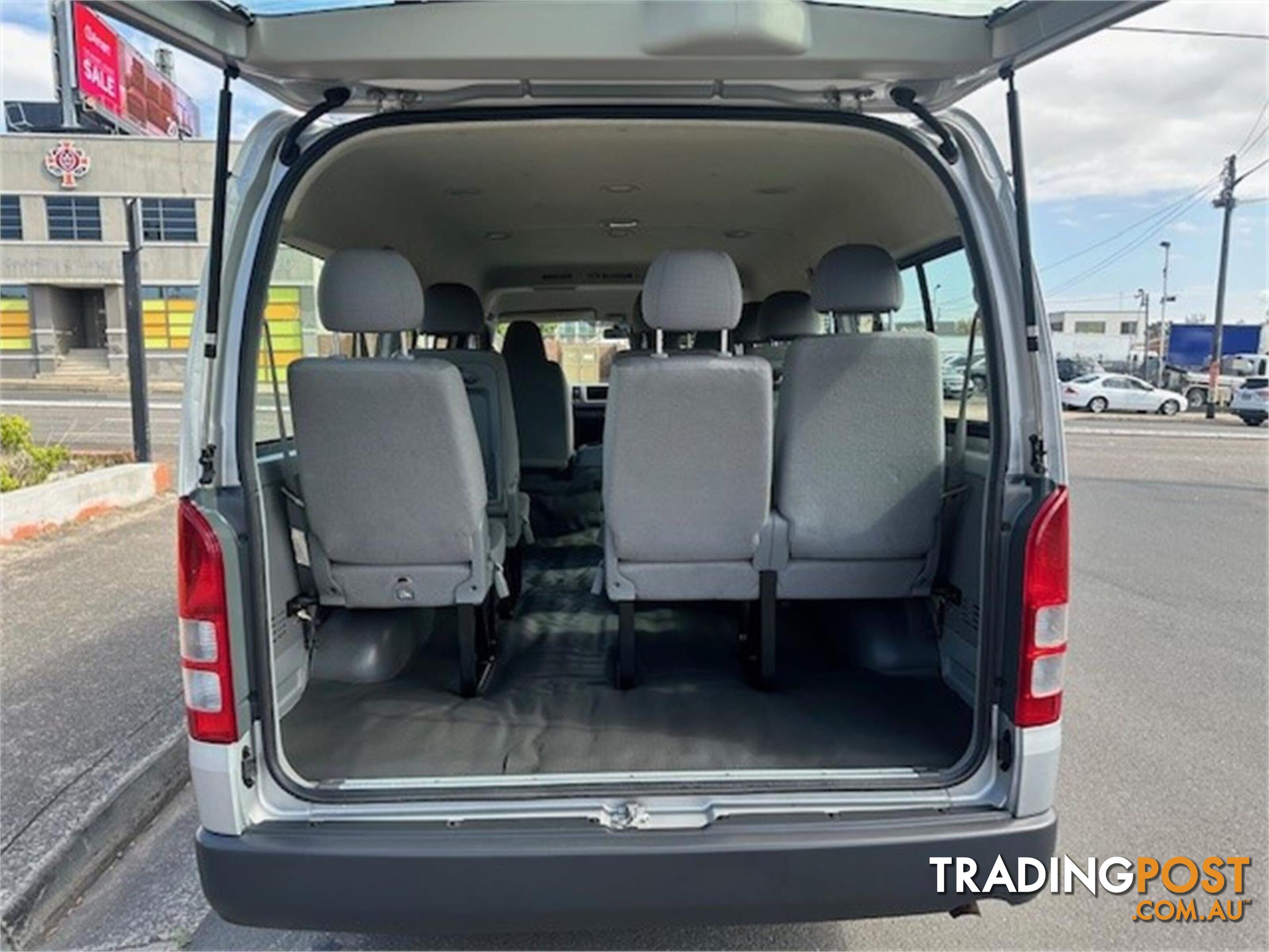 2005 TOYOTA HIACE  TRH214 4D VAN