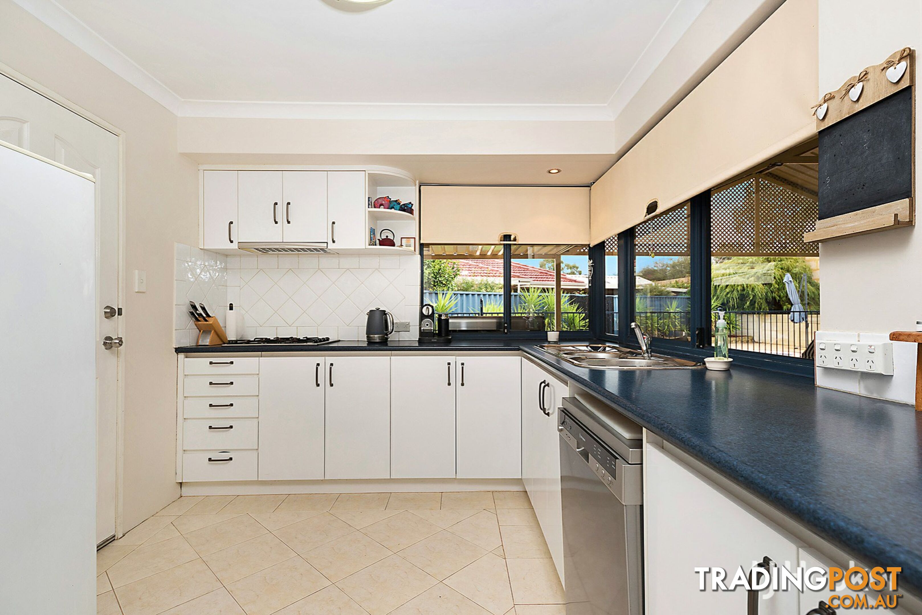 11 Witney Place LEEMING WA 6149