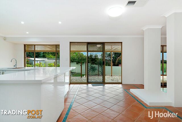 37 Merrifield Circle LEEMING WA 6149