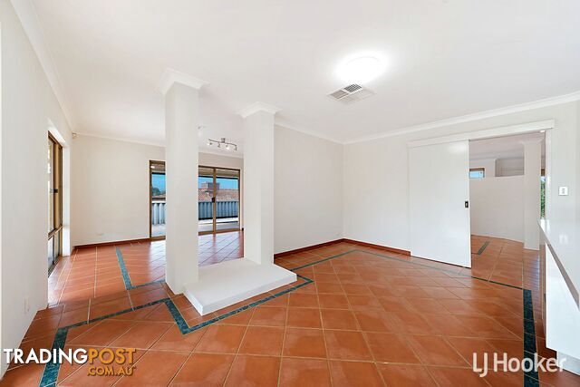 37 Merrifield Circle LEEMING WA 6149