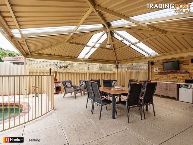 74 Casserly Drive LEEMING WA 6149